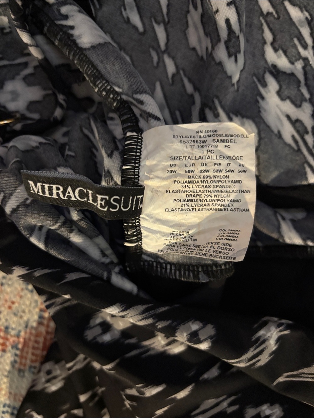 Miraclesuit Labyrinth Sanibel One Piece Swimsuit SZ 20W EUC - Picture 6 of 7